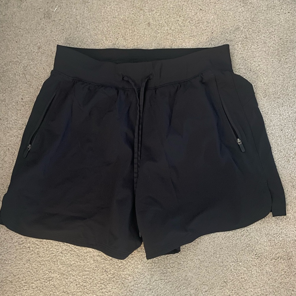 Lululemon Shorts - License to train 4”
